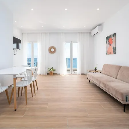 Blue Krathis - Luxury Seafront *
